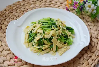 Pine-cracked bean peel