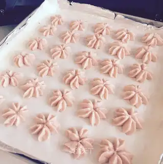 Dream pink cherry cookies