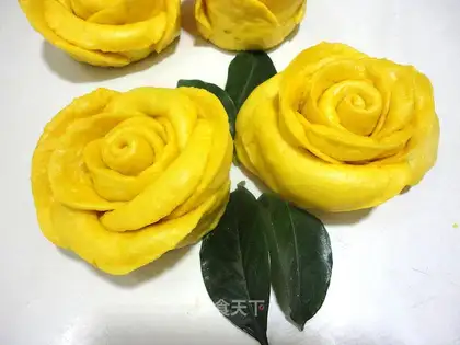 Pumpkin cucumber rose buns