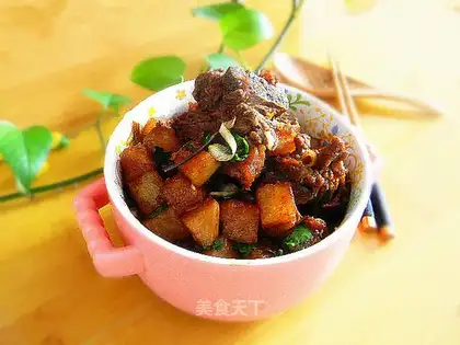 The lamb's spine burns carrots