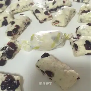 Cranberry Cream