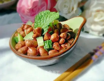 Old vinegar peanuts
