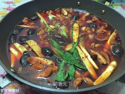 One man makes his own little pot