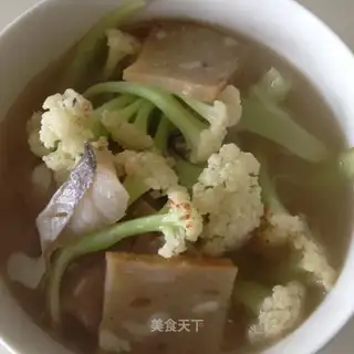 Eels with broccoli soup