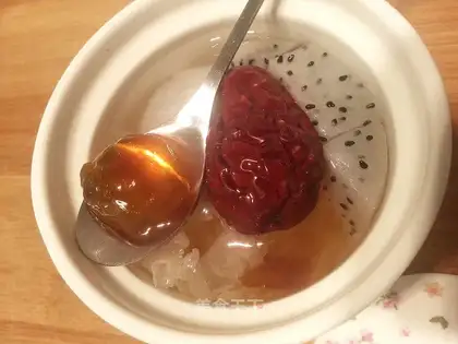 Peach gel, silver-eared dragon nuts