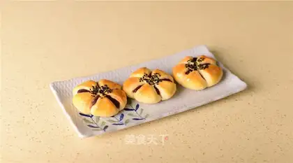 Flowers, bean bread