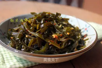 Garlic seaweed