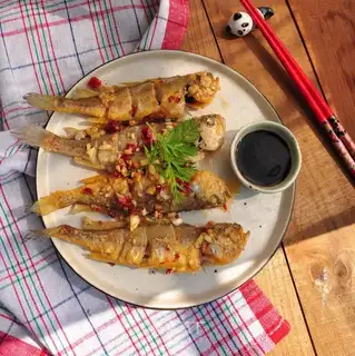 Snack, yellow fish
