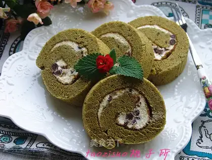 A tea and bean roll