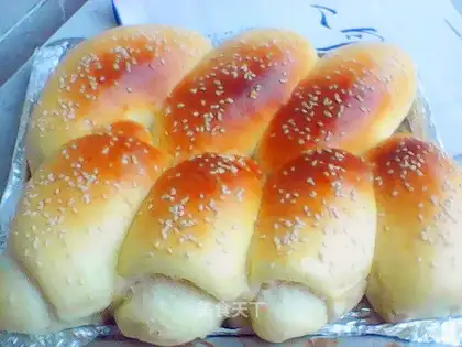 Rolling bread