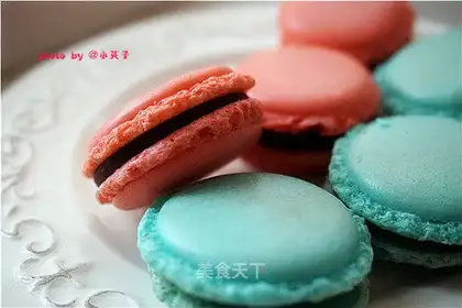 Colorful Macalon
