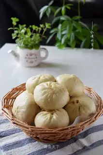 Fresh cabbage bun