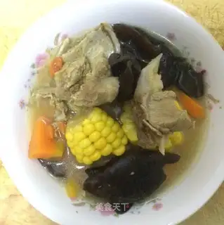 Sweet corn bone soup