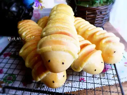 caterpillar bean bread