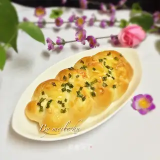 Onion cheese bread