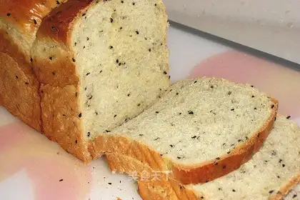Black sesame toast