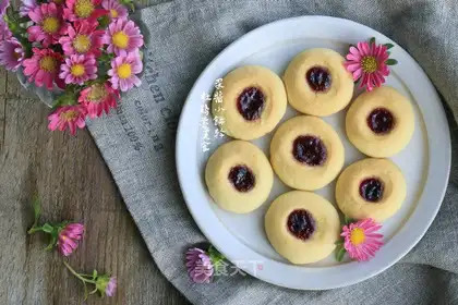 Blueberry jam cookies
