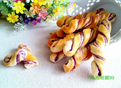 Spaghetti bread