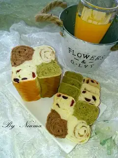 Three-colour double toast