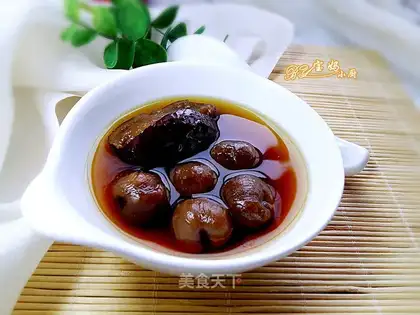 Red-tree cuisine soup