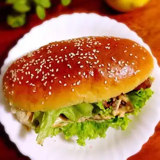 Homemade beef burgers