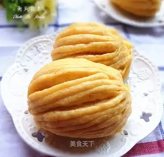 Smelt pumpkin rolls