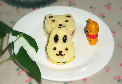 A kid's sandwich