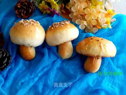 Little mushroom vegetable bread