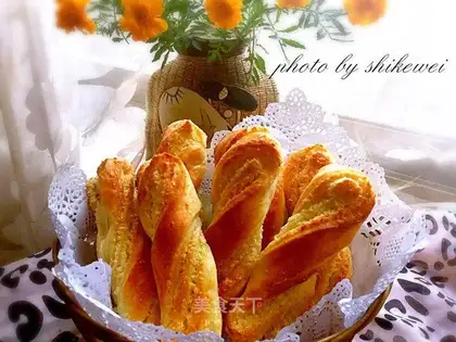 Gold coconut bar bread