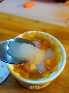 Pumpkin's making snow clams