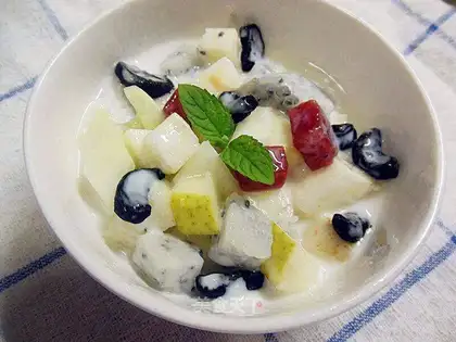 Sweet shrimp yogurt salad