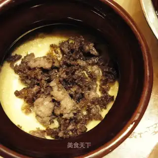 A jar of meat and eggs
