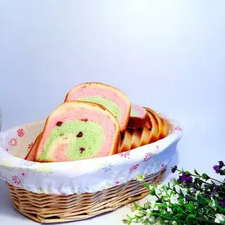 Bean three-colored toast