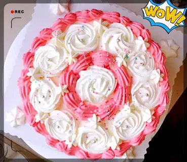 Eight-inch cream cake