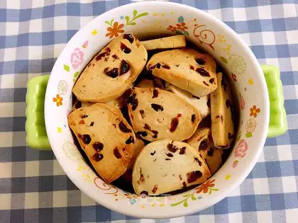 Cranberry-crackers