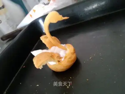 Swan puff