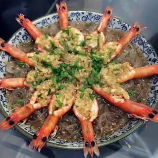 A garlic fan with a shrimp back