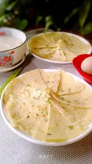 Egg onion noodle