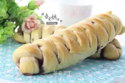 Blueberry jam bread