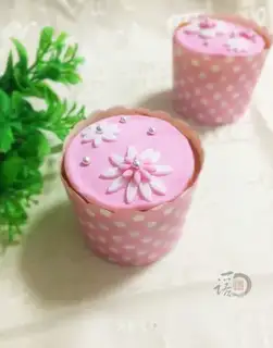 Roll the sugar cake