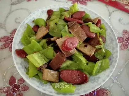 Sausage tea and hot pepper