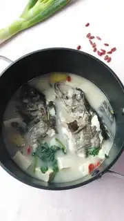 White and black fish soup