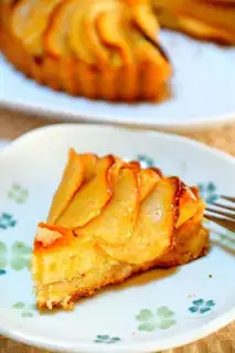 Caramel apple pie