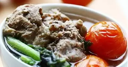 Stewed pork ribs with tomato