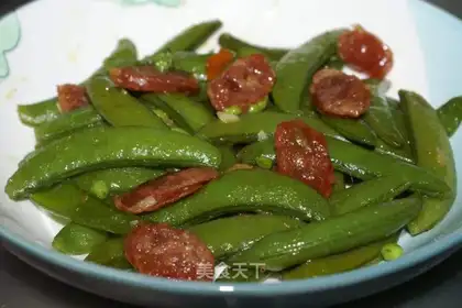stir-fried sweet beans with sausage