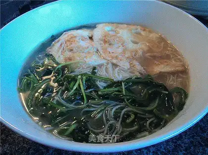 Dandelion Soup Rice Noodles