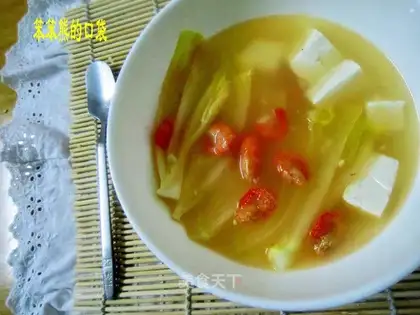 Bean curd soup with vegetable core