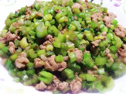 Celery and minced meat