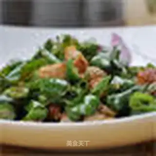 stir-fried oil residue with residual pepper