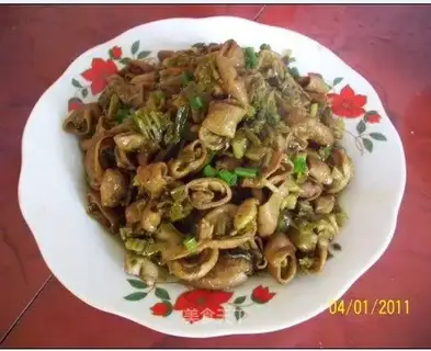 Braised large intestine with cabbage